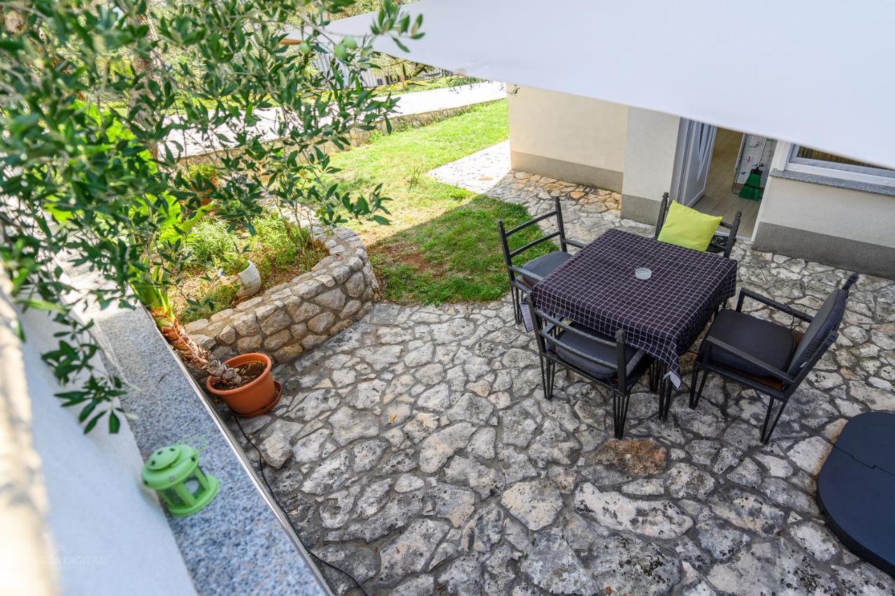 Apartments Maksim And Timon Krk Town Dış mekan fotoğraf