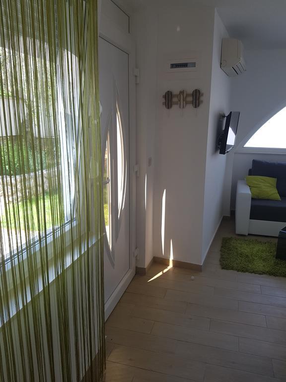 Apartments Maksim And Timon Krk Town Dış mekan fotoğraf
